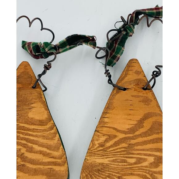 Wood Christmas Tree Decor Lot of 3 Buttons Wire Fabric Bows Handmade Winter - Picture 6 of 8
